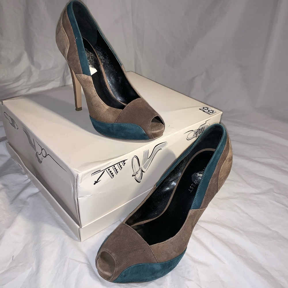3/$25 NINE WEST suede brown and teal Heels